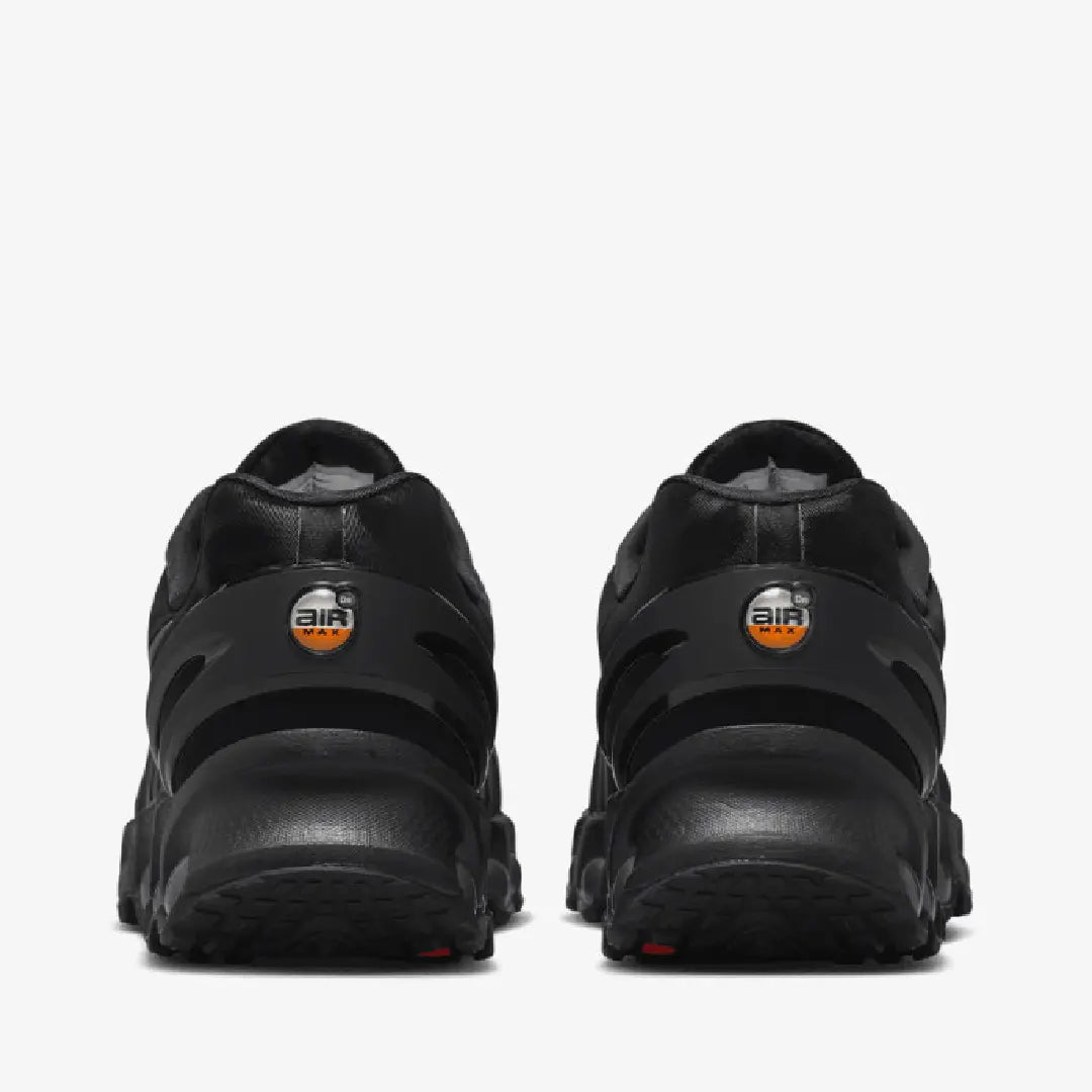 Nike DN8 (Black)