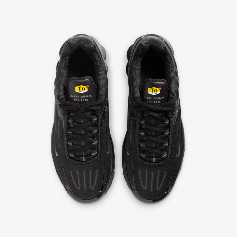 Nike Air Max Plus Blackout top