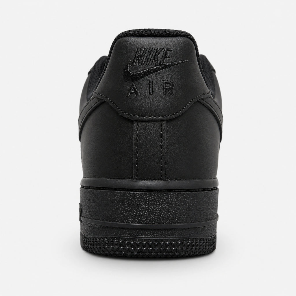 Nike Air Force 1 Triple Black patike zadnji dio