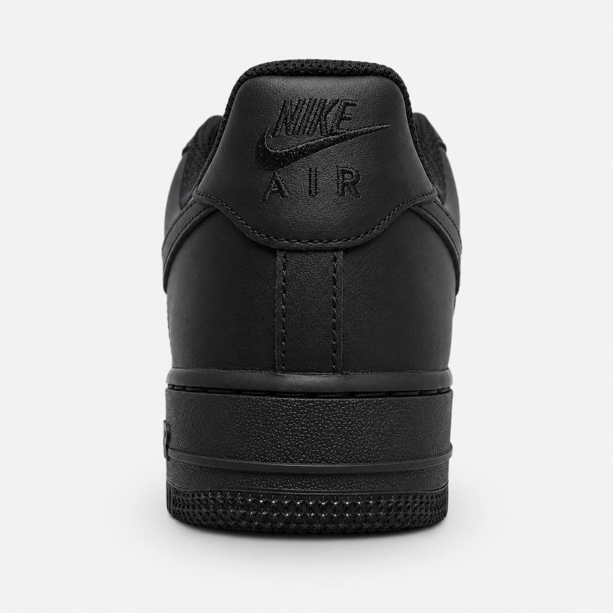 Nike Air Force 1 Triple Black patike zadnji dio