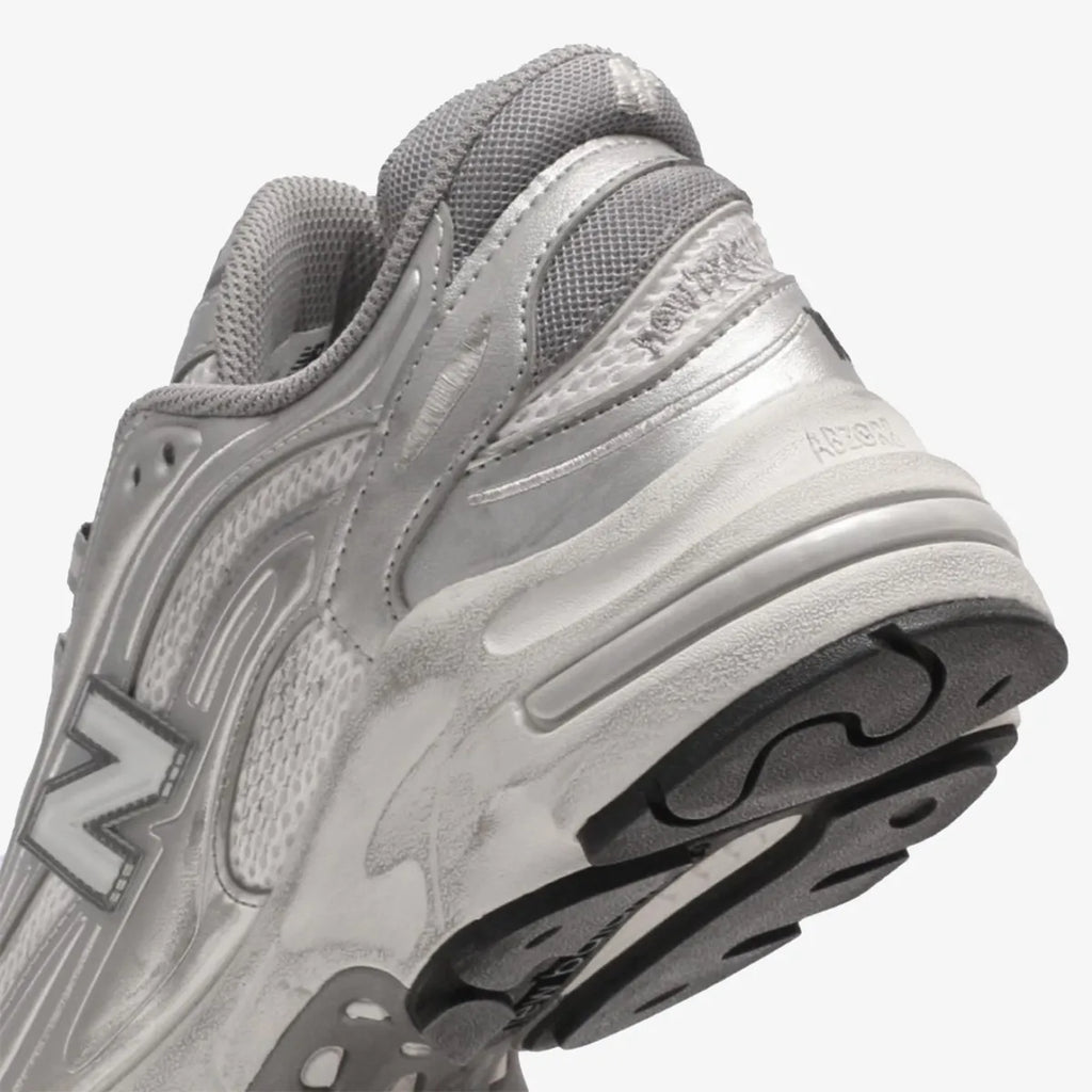 New Balance 1000 Silver, par patika odozgo