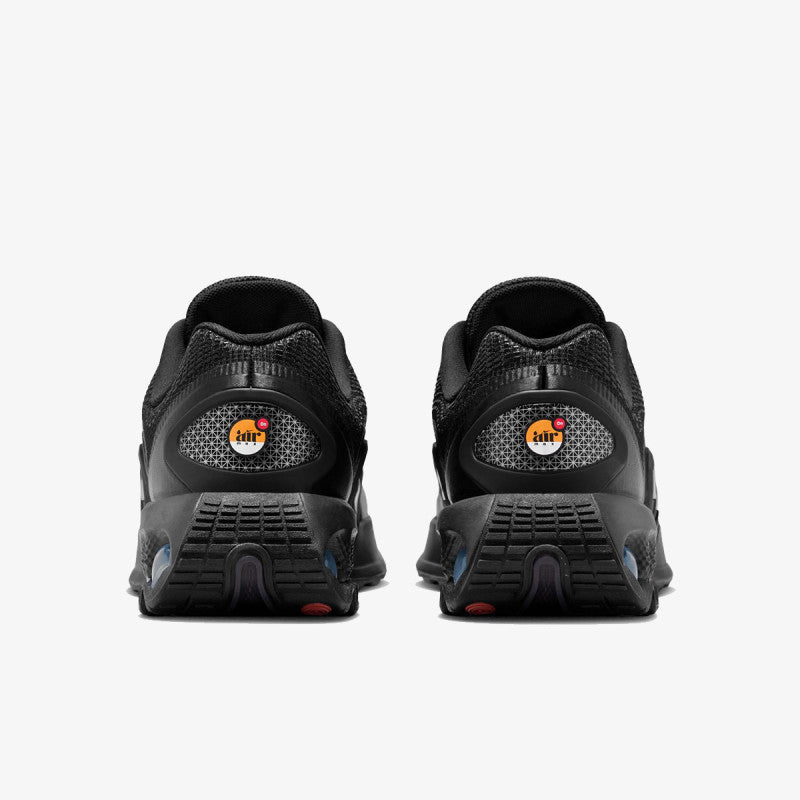 Nike Air Max Dn Triple Black - prikaz pete