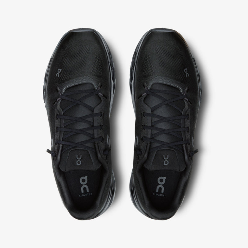 On Cloudtilt All Black patike – pogled odozgo na par patika