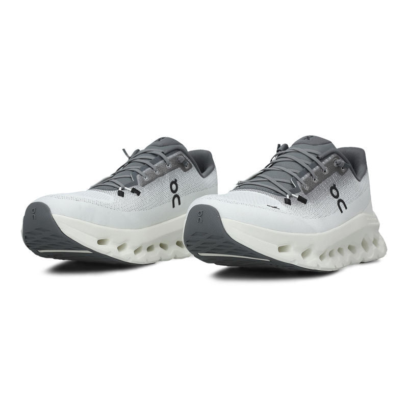 On Cloudtilt Ice Grey White patike – prednji ugao i CloudTec Phase đon
